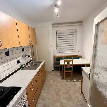 Nähe Lkh Und Der Med Uni